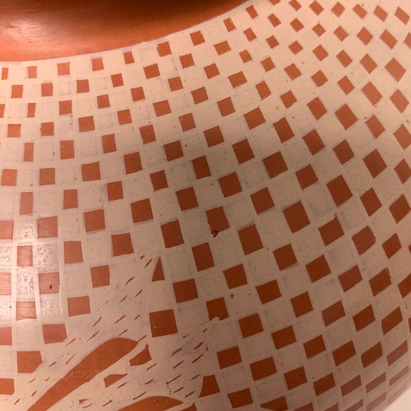 Roberto Manuelos Mata Ortiz Rabbit Pottery vase - Picture 7 of 8